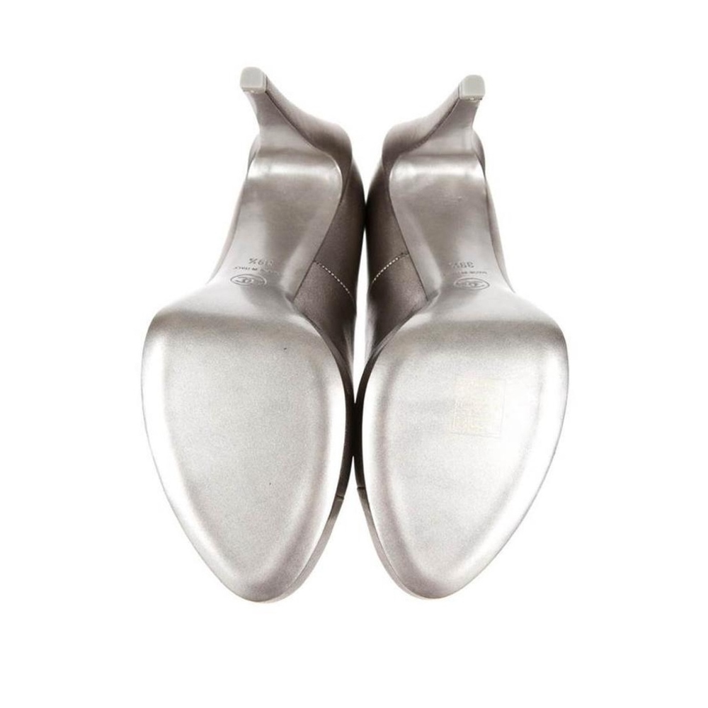 CHANEL 11A Silver Camellia Pumps - Picture 6 of 6